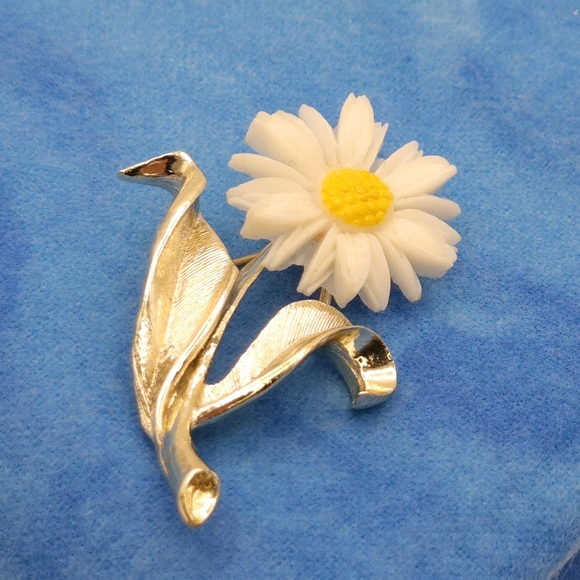 Sarah Coventry Vintage 1969 Daisy Brooch/Pin - Picture 6 of 6